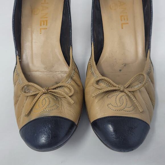 Chanel Heels EU36 US6 Black Tan Leather 2008 CC Logo Old Money Bow Pumps Luxury - Picture 5 of 13